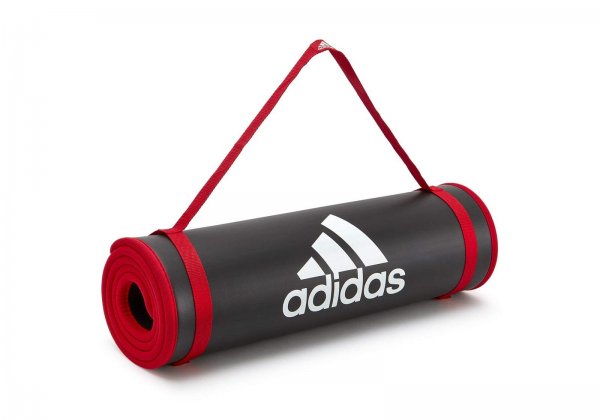 Коврик для йоги и фитнеса чёрно-красный с ремешком.